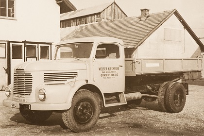 Erster Firmen-LKW der Welser Kieswerke
